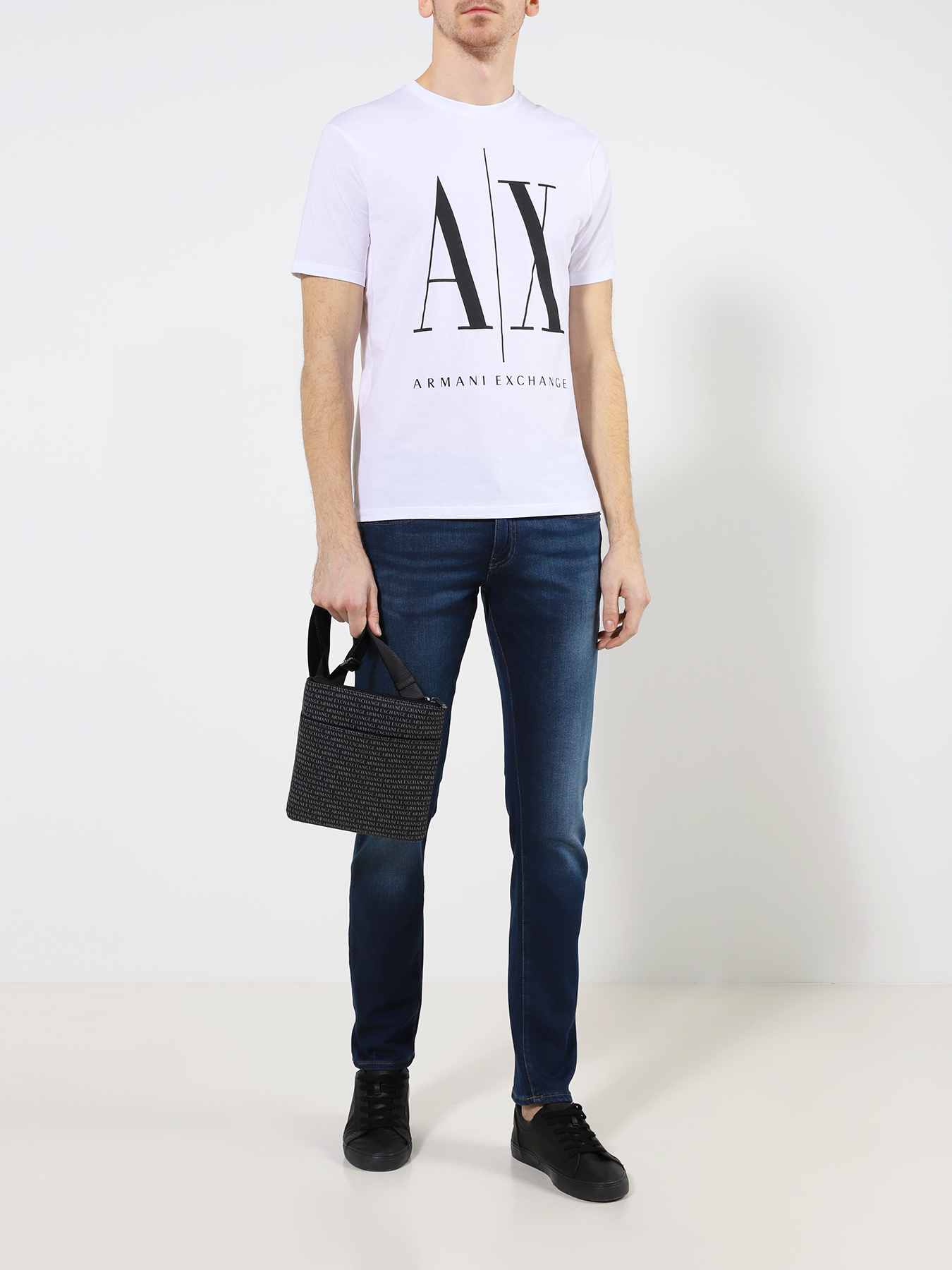 Armani exchange отзывы. Барсетка Армани эксчендж мужская. Сумка Armani Exchange мужская. Armani Exchange пальто мужское. Поясная сумка Армани мужская.