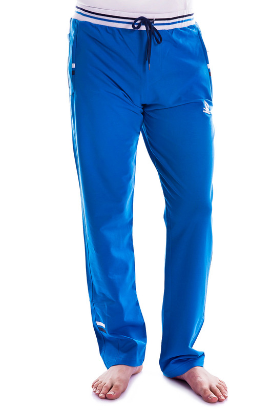 Синие спортивные штаны