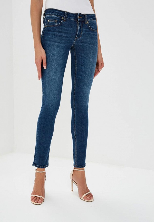 Приталенные джинсы